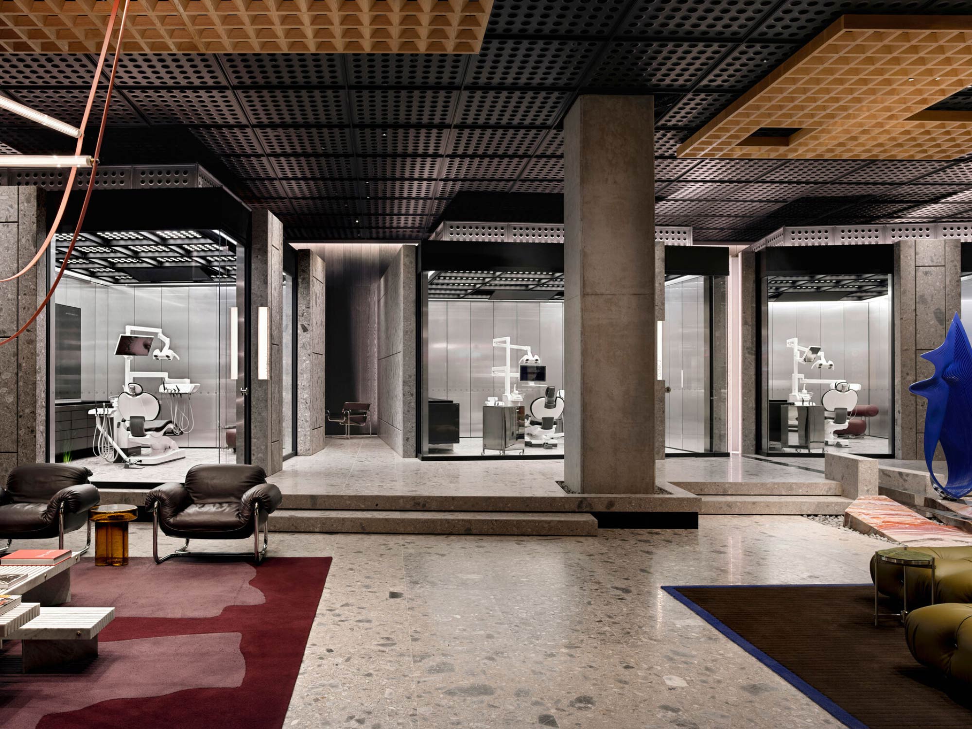 Ánh sáng và trần: yếu tố định hình bản sắc không gian