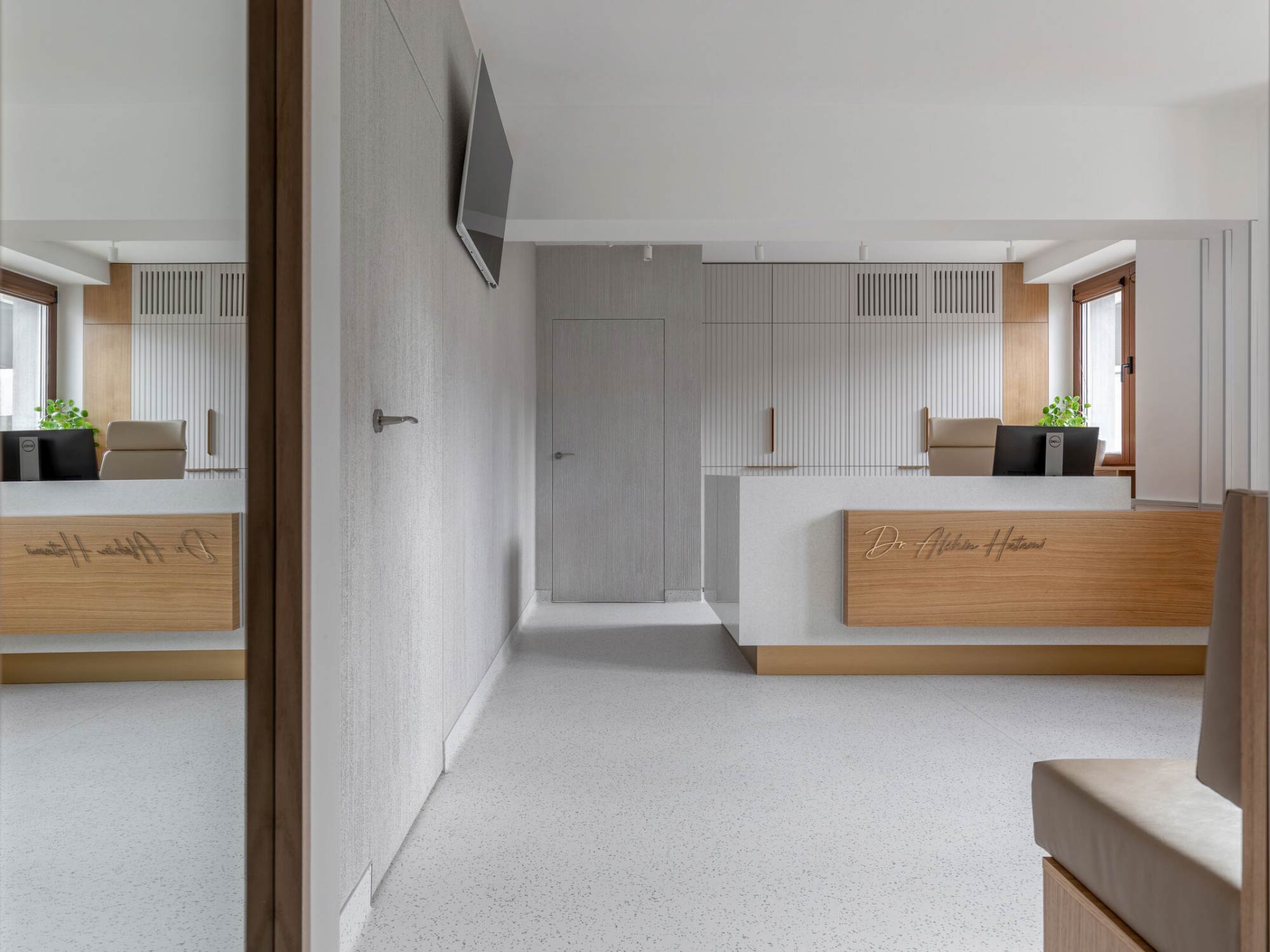 Thiết kế nội thất phòng khám da liễu HA