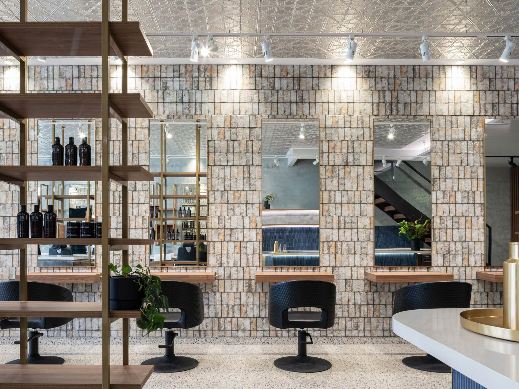 Thiết kế nội thất salon tóc Chiseled Hair