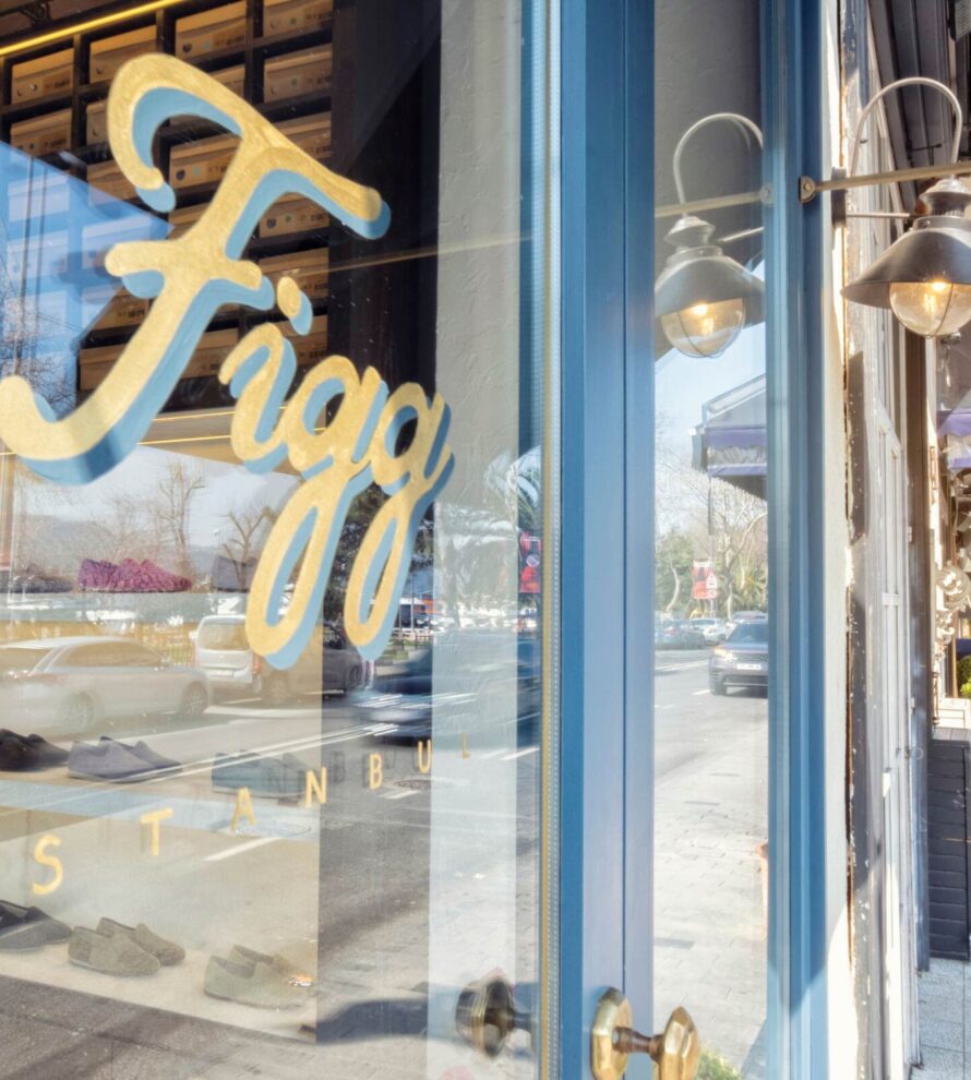 Thiết kế nội thất shop giày dép Figg Store