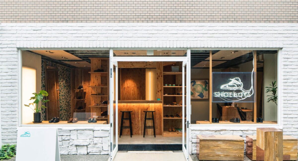 Thiết kế nội thất shop giày dép Shoeboys
