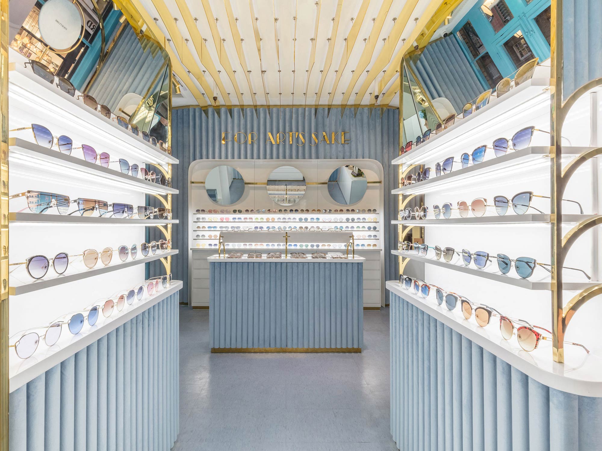 Thiết kế nội thất shop mắt kính Covent Garden