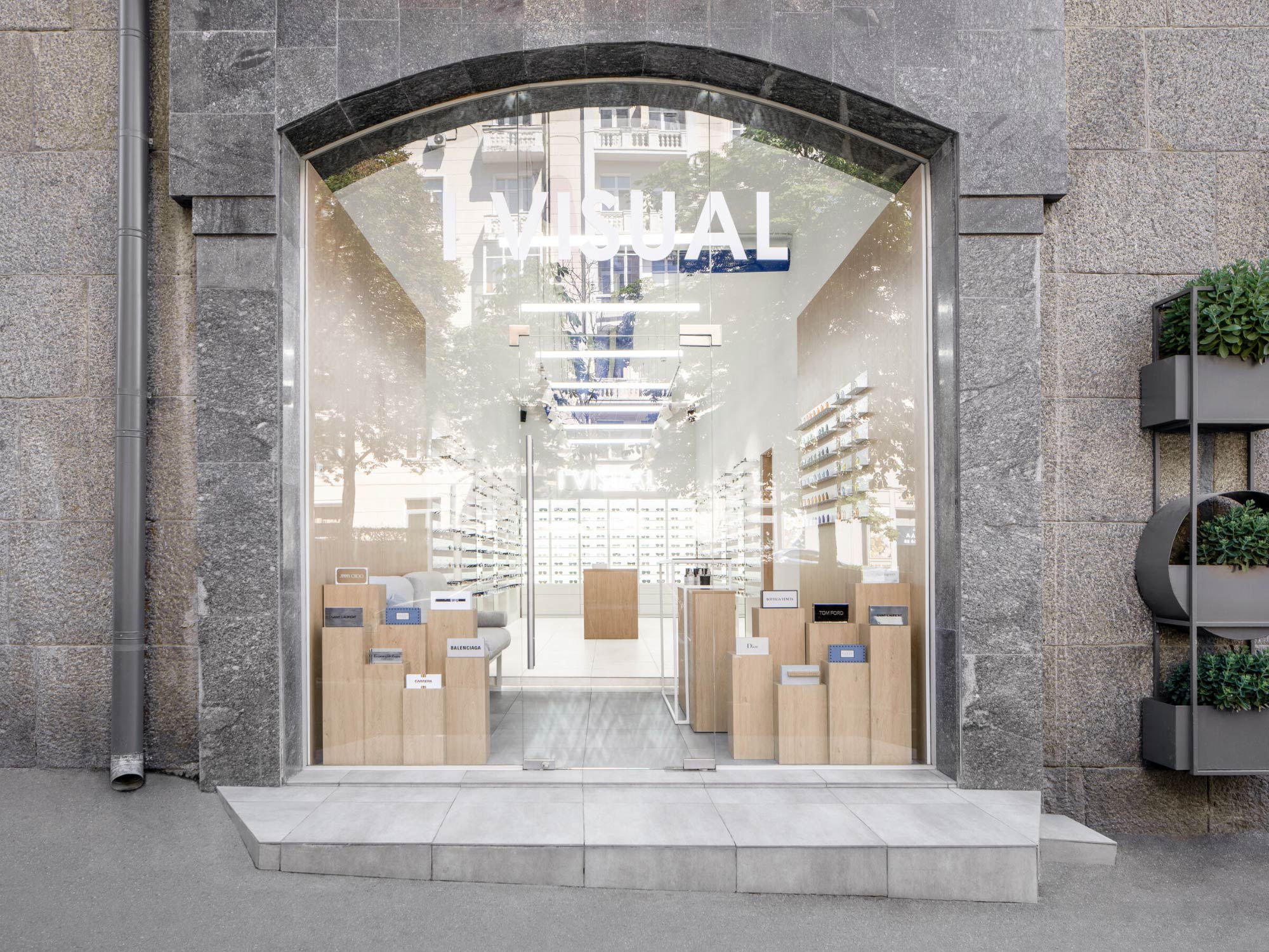 Thiết kế nội thất shop mắt kính I Visual