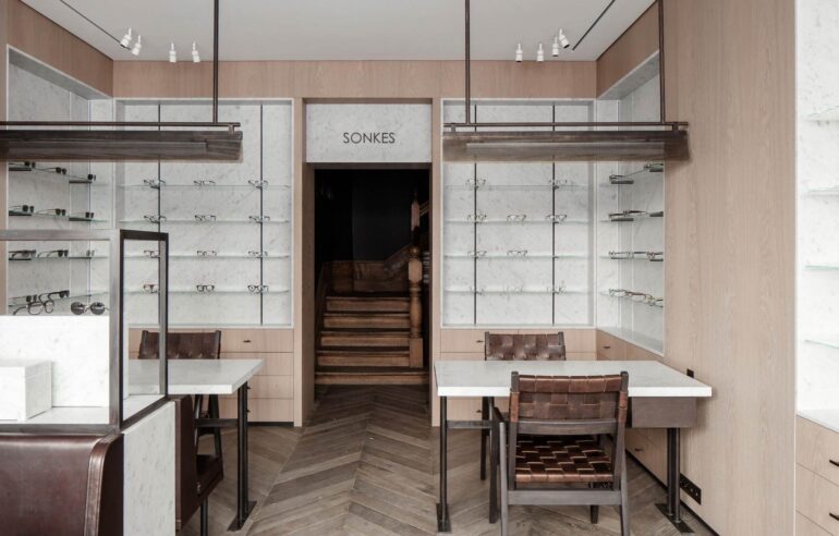 Thiết kế nội thất shop mắt kính Lionel Sonkes