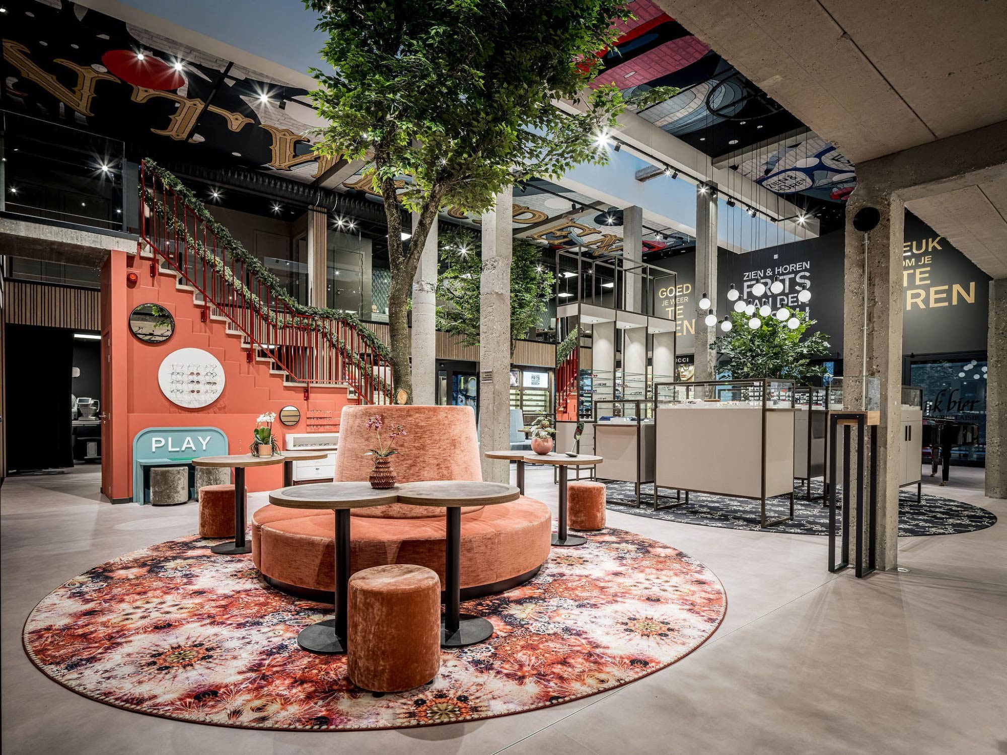 Thiết kế nội thất shop mắt kính Van Den Bosch