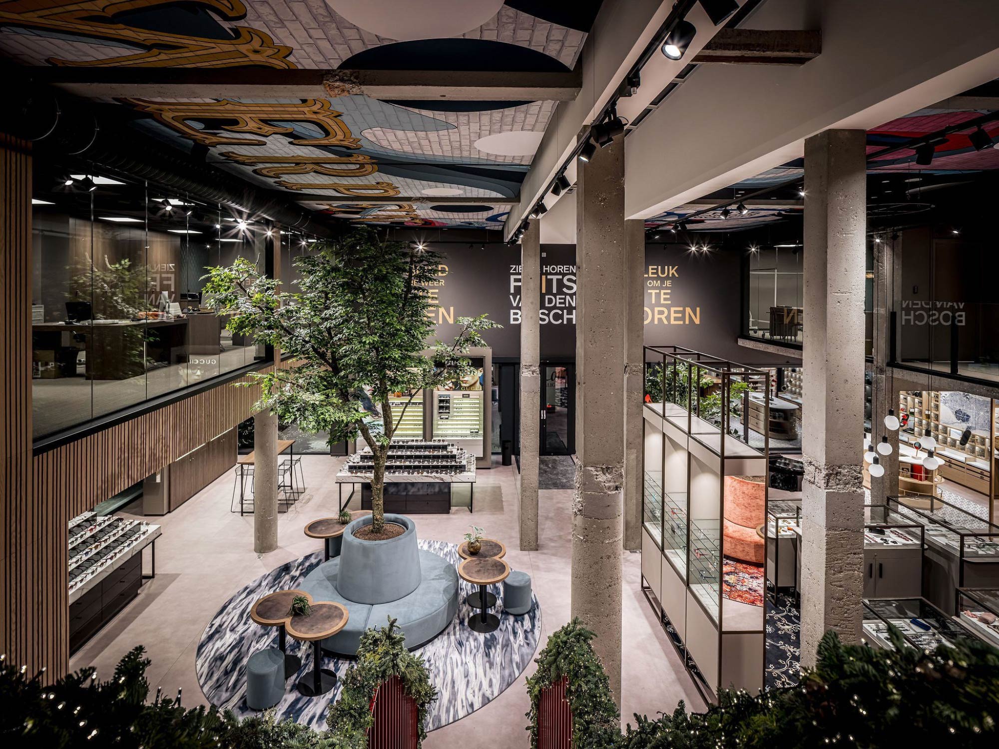 Thiết kế nội thất shop mắt kính Van Den Bosch