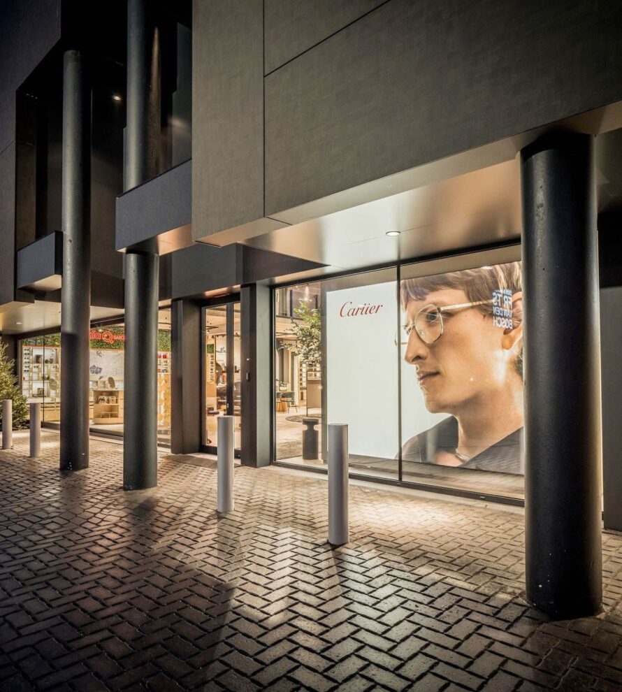 Thiết kế nội thất shop mắt kính Van Den Bosch