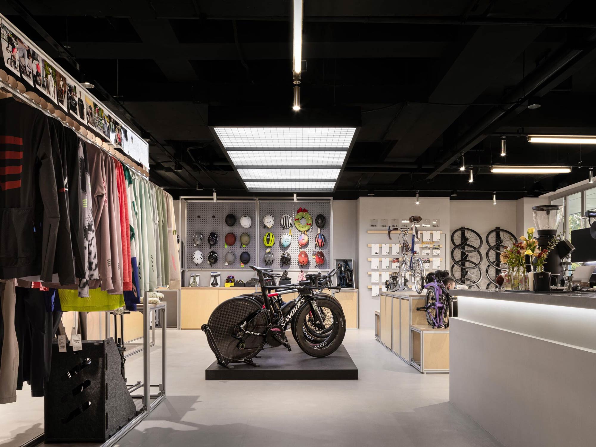 Thiết kế nội thất showroom xe đạp Hors Showroom