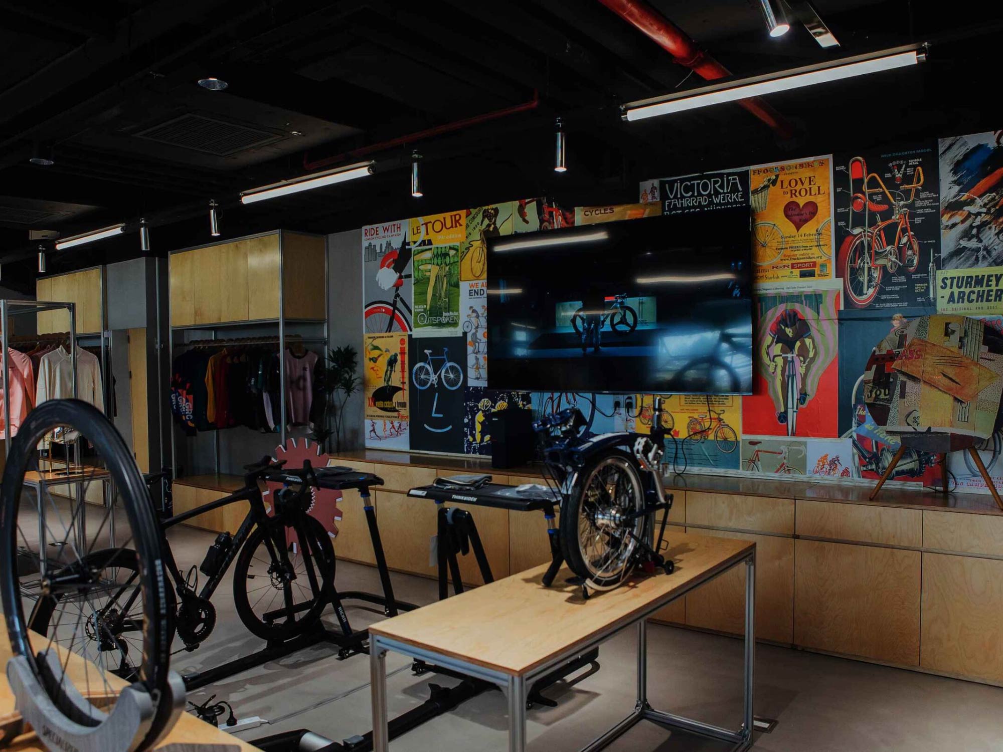 Thiết kế nội thất showroom xe đạp Hors Showroom