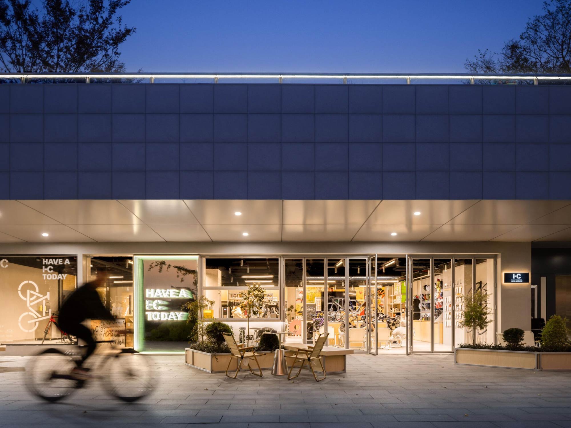 Thiết kế nội thất showroom xe đạp Hors Showroom