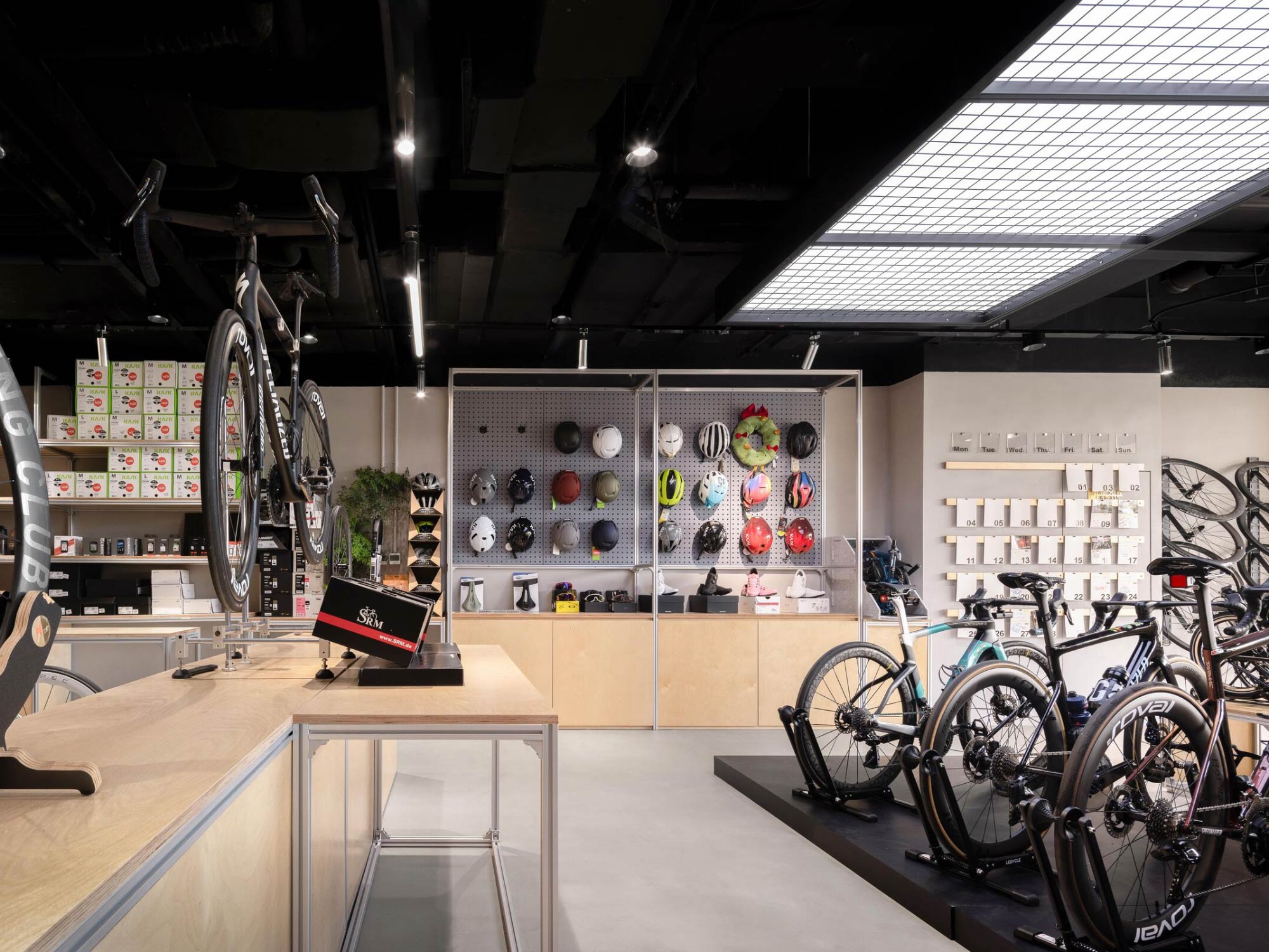 Thiết kế nội thất showroom xe đạp Hors Showroom
