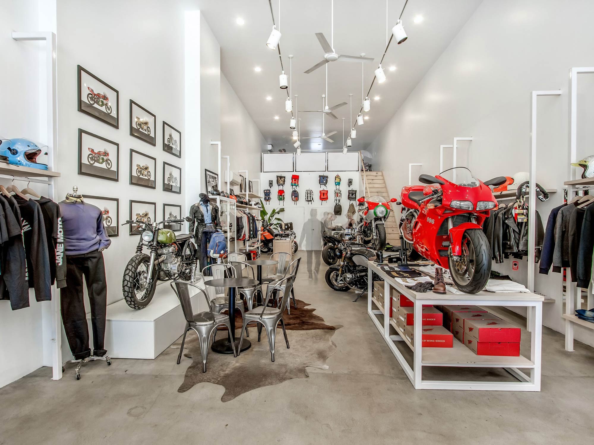 Thiết kế nội thất showroom xe máy Jane Showroom