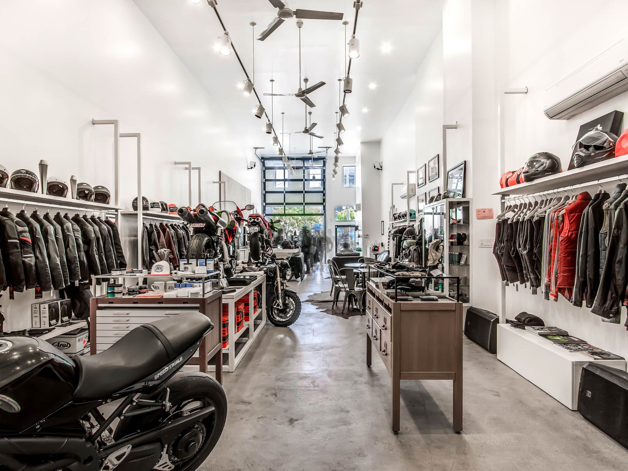 Thiết kế nội thất showroom xe máy Jane Showroom