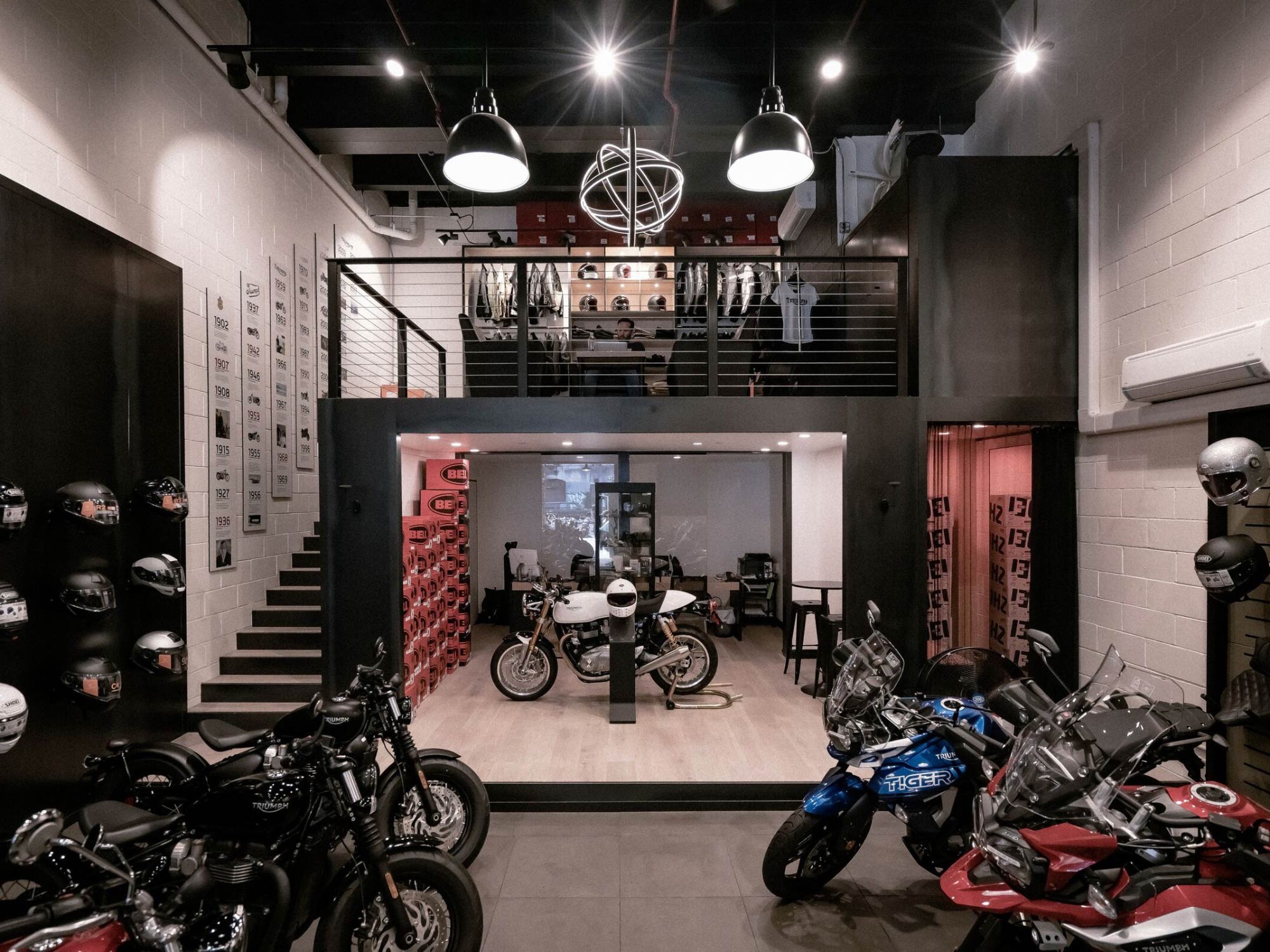 Thiết kế nội thất showroom xe máy Triumph Brooklyn