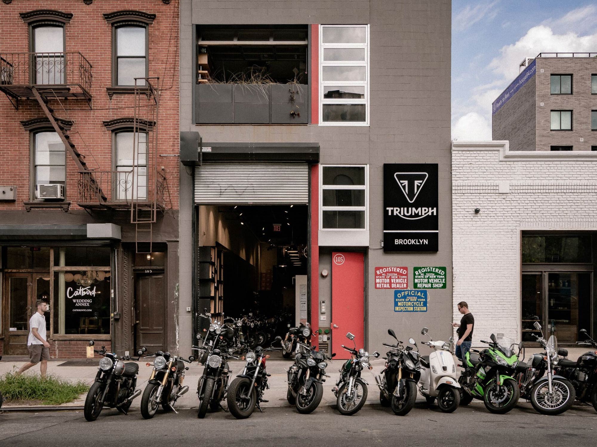 Thiết kế nội thất showroom xe máy Triumph Brooklyn