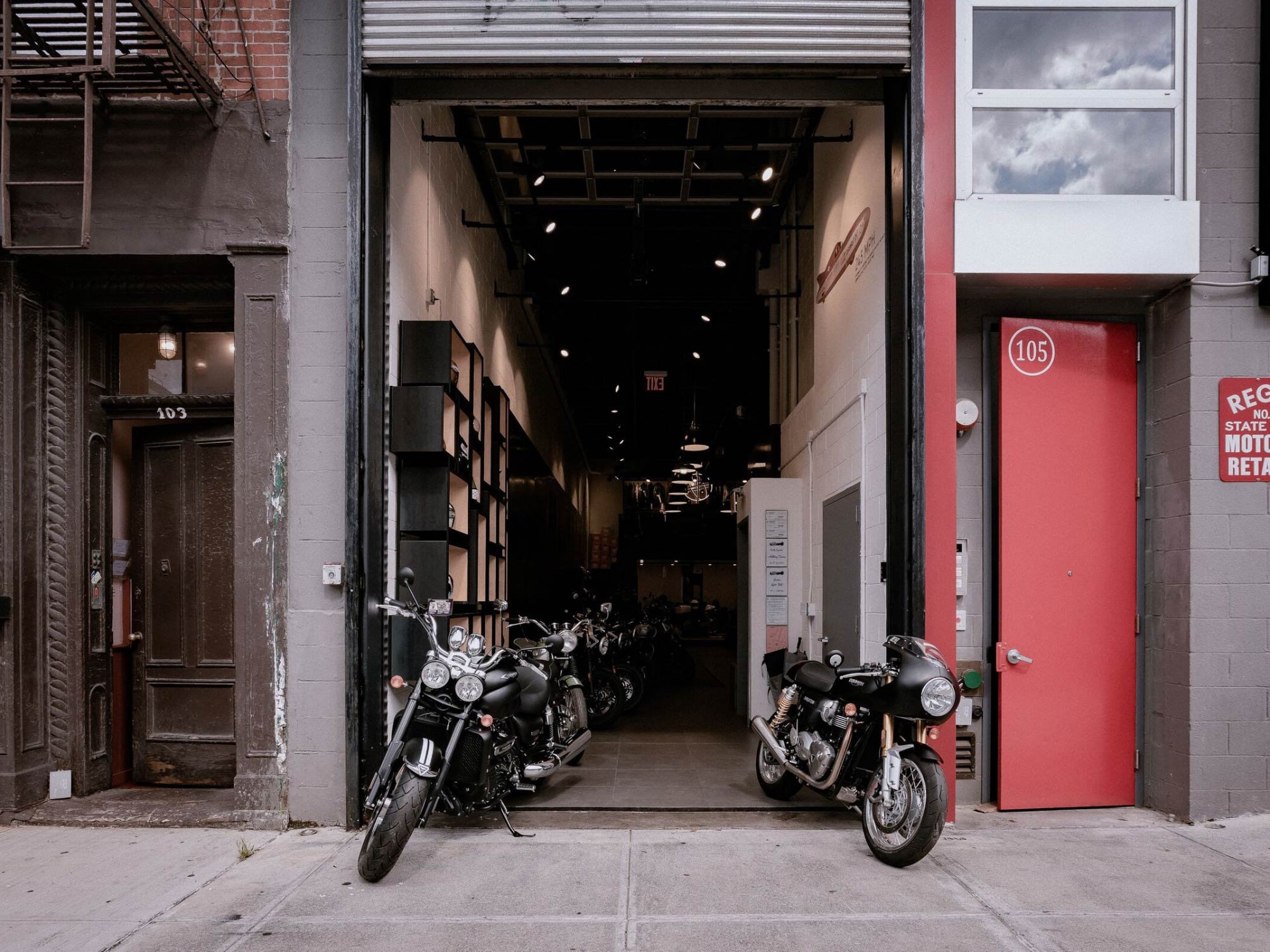 Thiết kế nội thất showroom xe máy Triumph Brooklyn