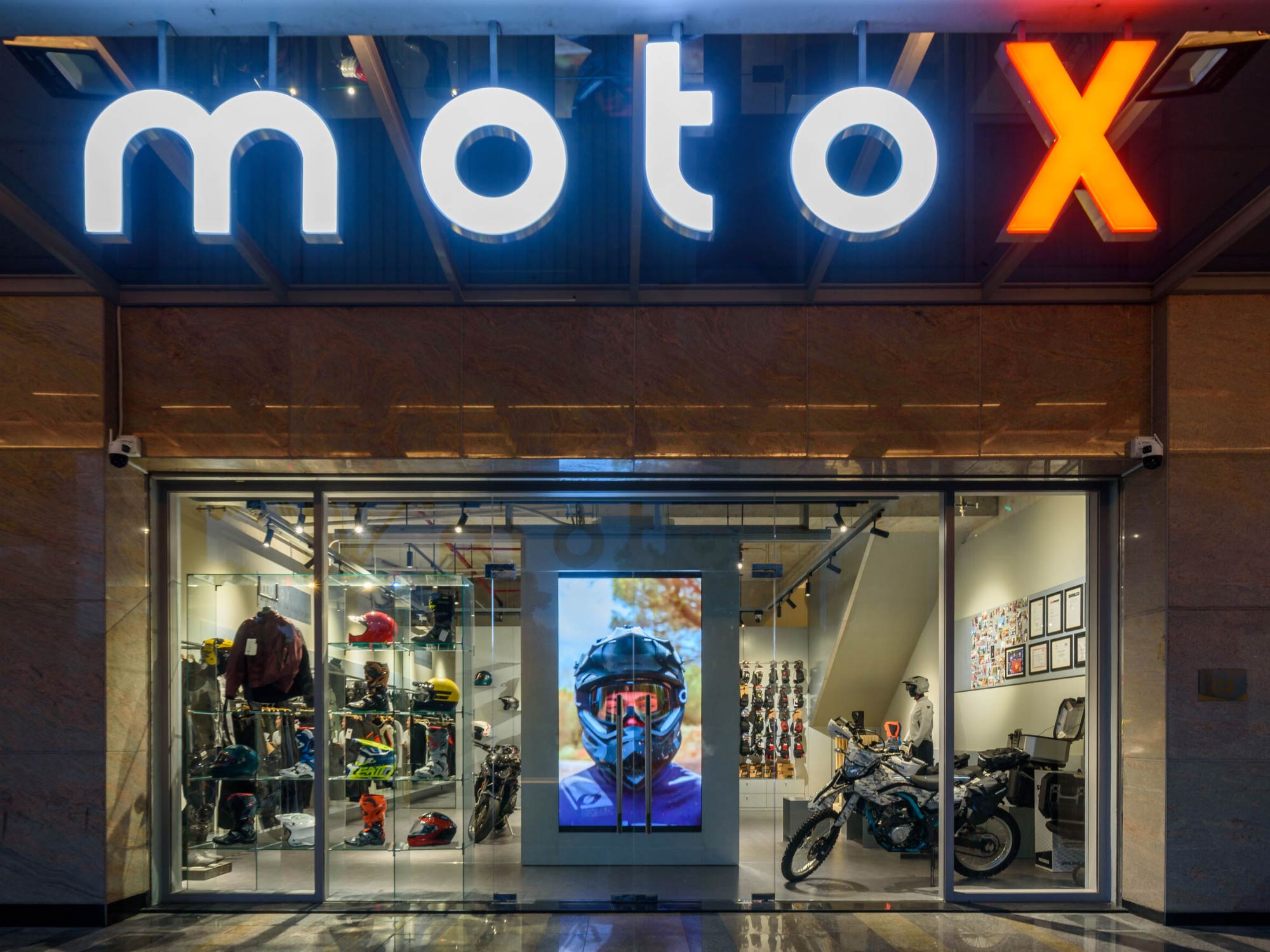 Thiết kế nội thất showroom xe máy X Moto