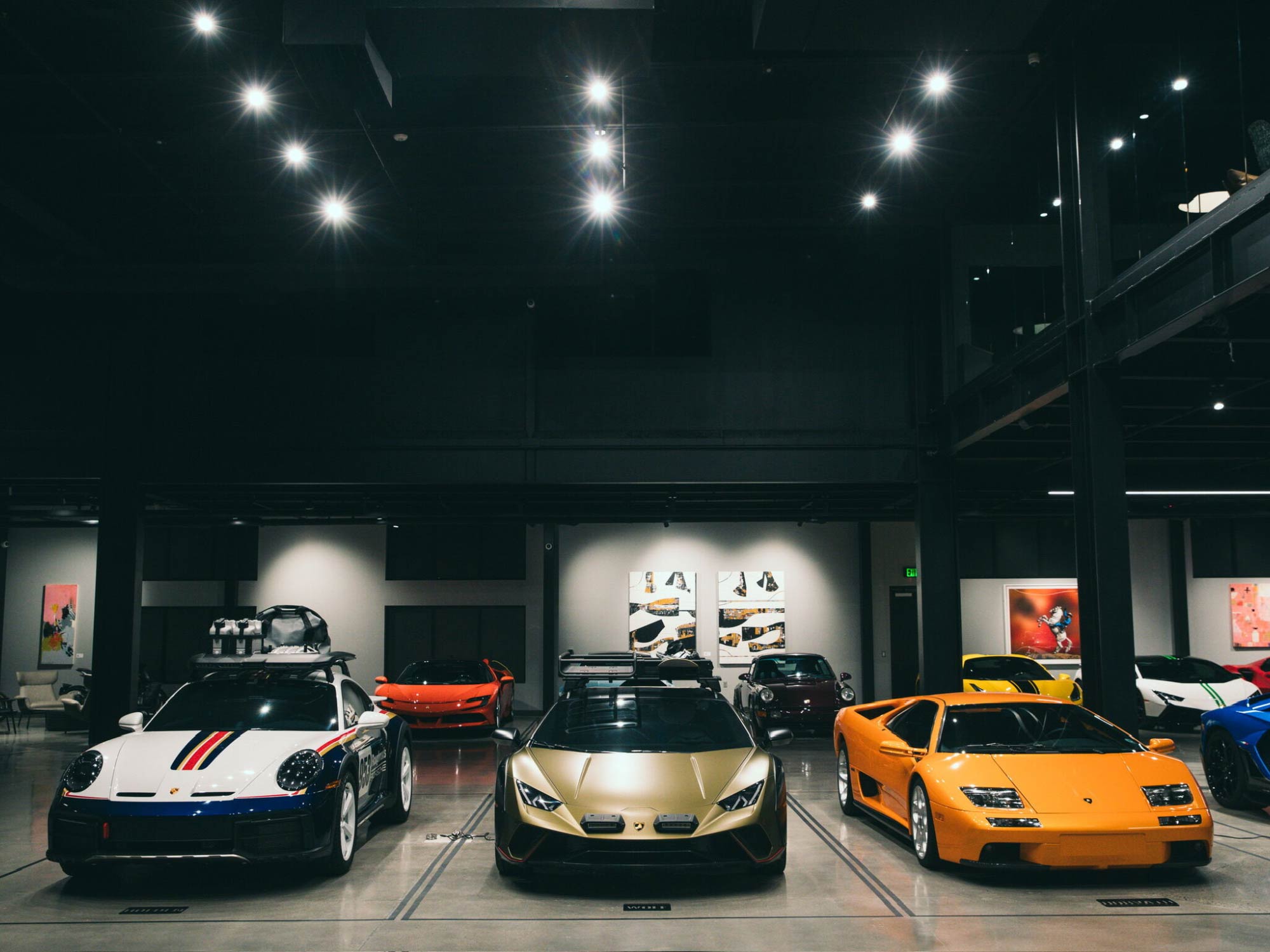 Thiết kế nội thất showroom xe ô tô Warehouse