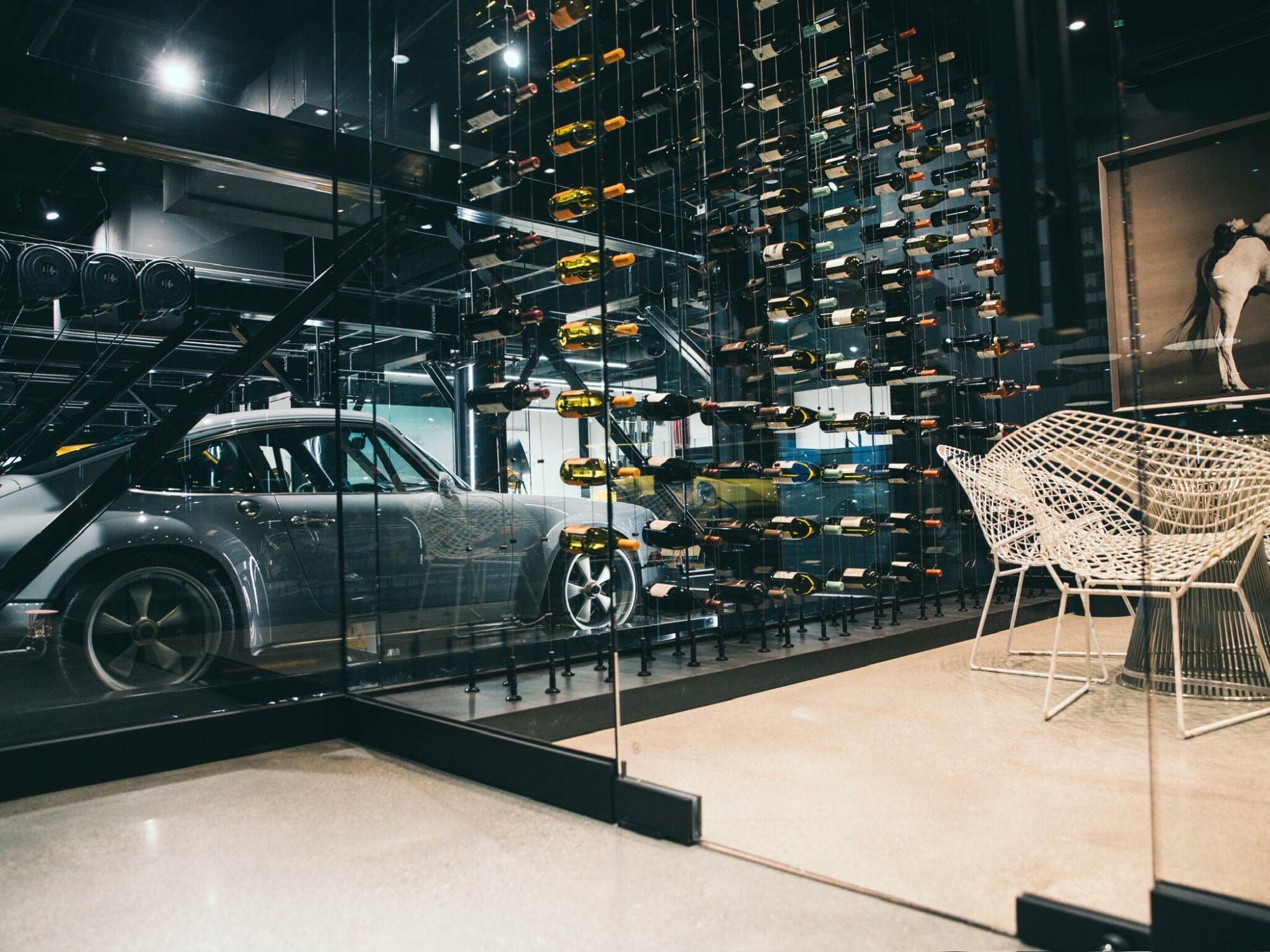 Thiết kế nội thất showroom xe ô tô Warehouse