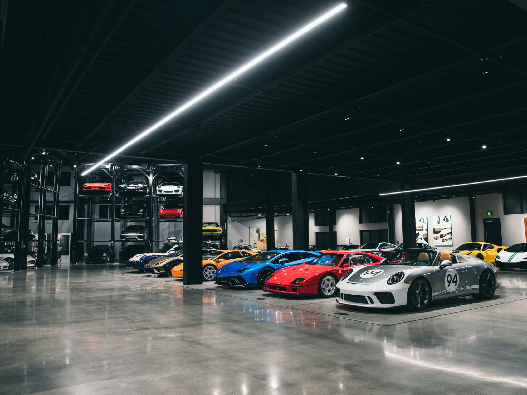 Thiết kế nội thất showroom xe ô tô Warehouse