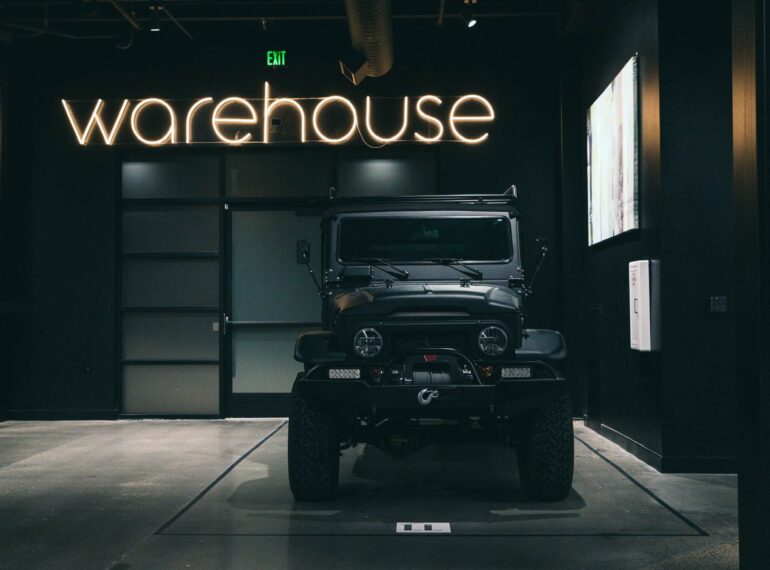 Thiết kế nội thất showroom xe ô tô Warehouse