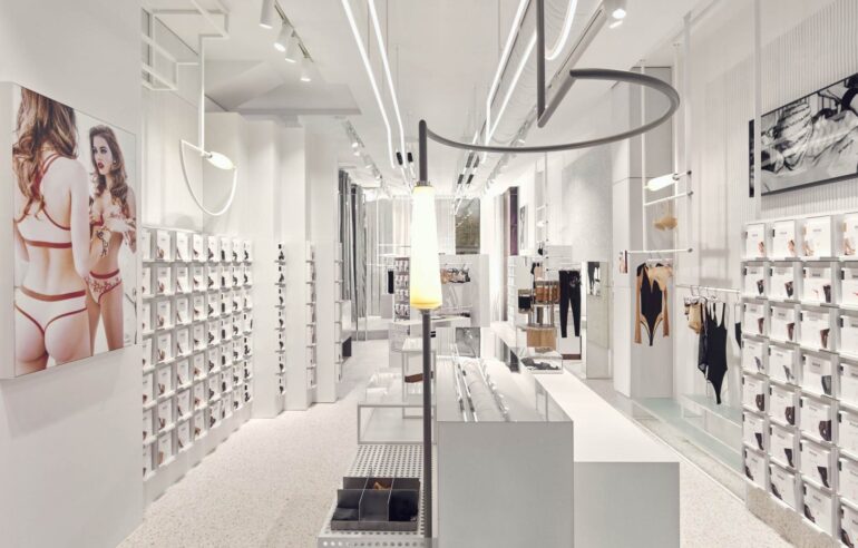 Thiết kế nội thất cửa hang đồ lót Wolford