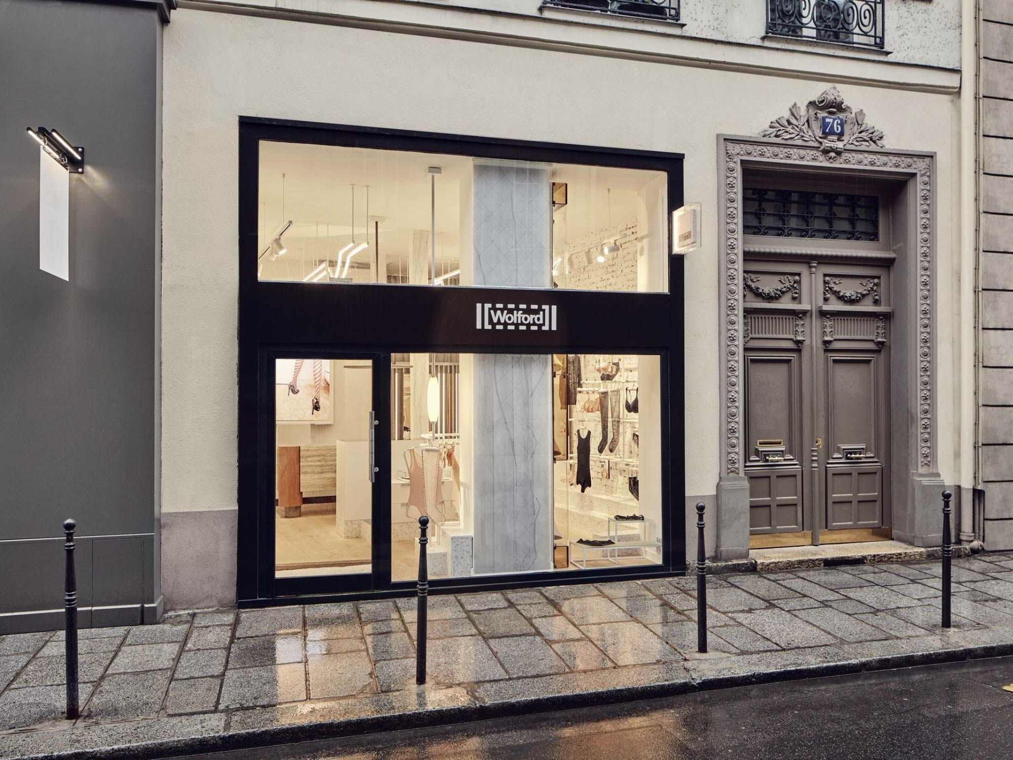 Thiết kế nội thất cửa hàng đồ lót Wolford Paris 76
