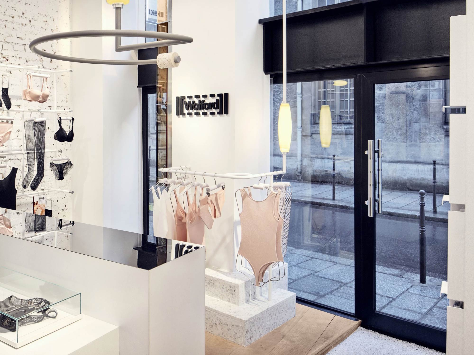 Thiết kế nội thất cửa hàng đồ lót Wolford Paris 76
