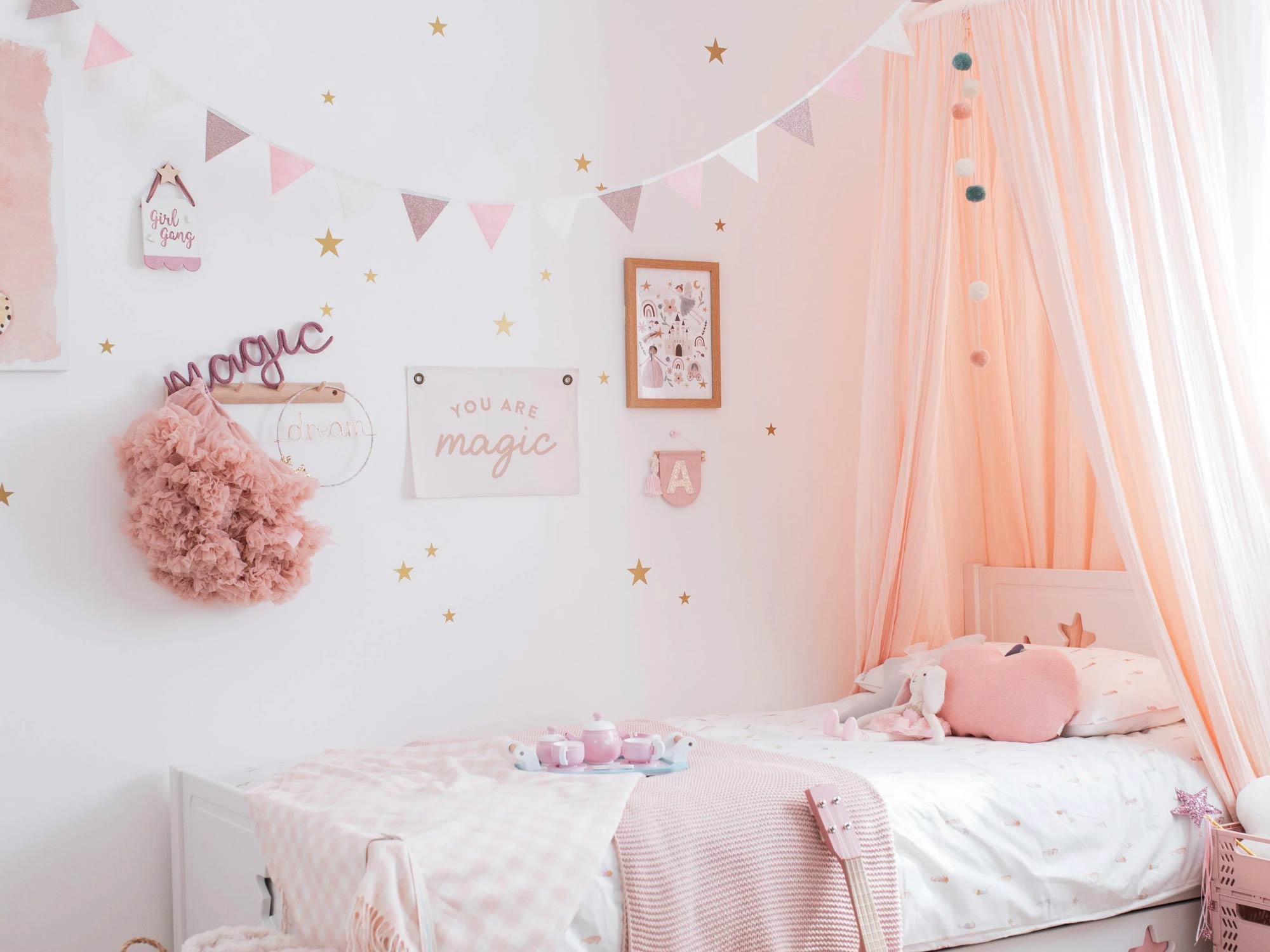 Thiết kế phòng ngủ cho bé gái 15 tuổi