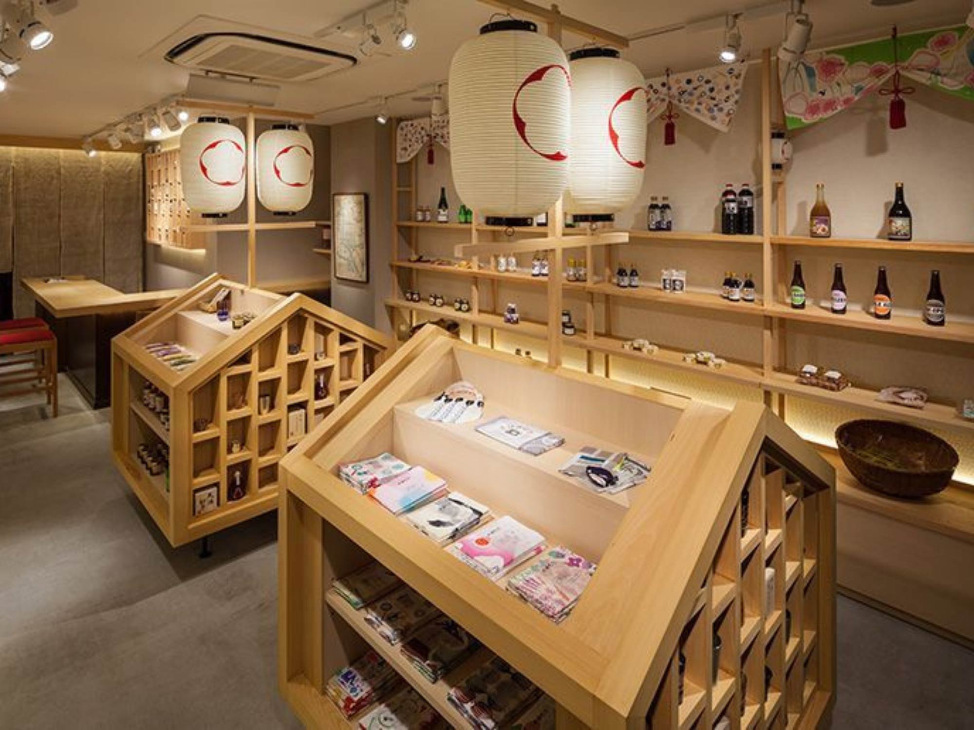 Thiết kế nội thất shop phụ kiện quà tặng