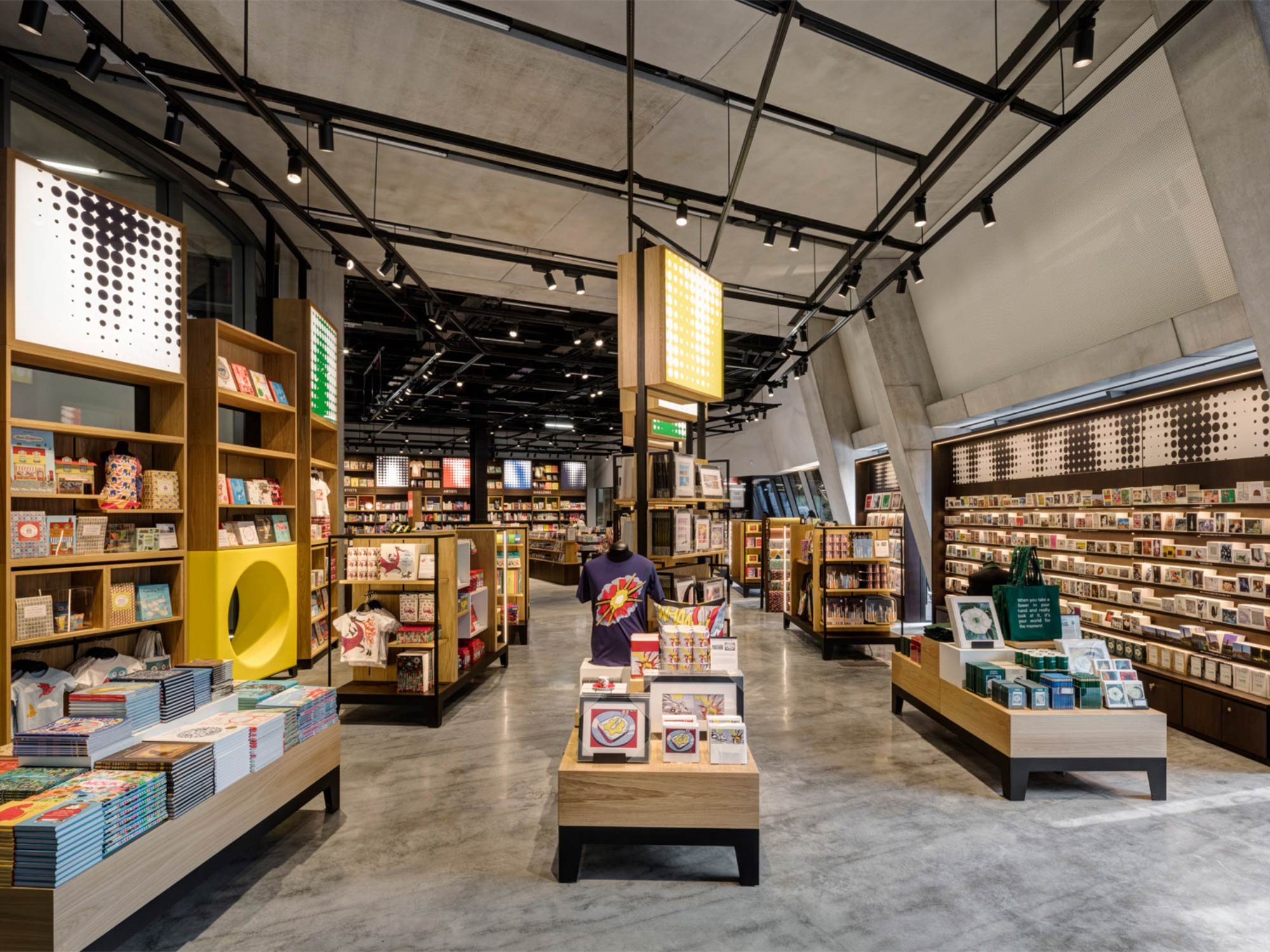 Thiết kế nội thất shop phụ kiện quà tặng