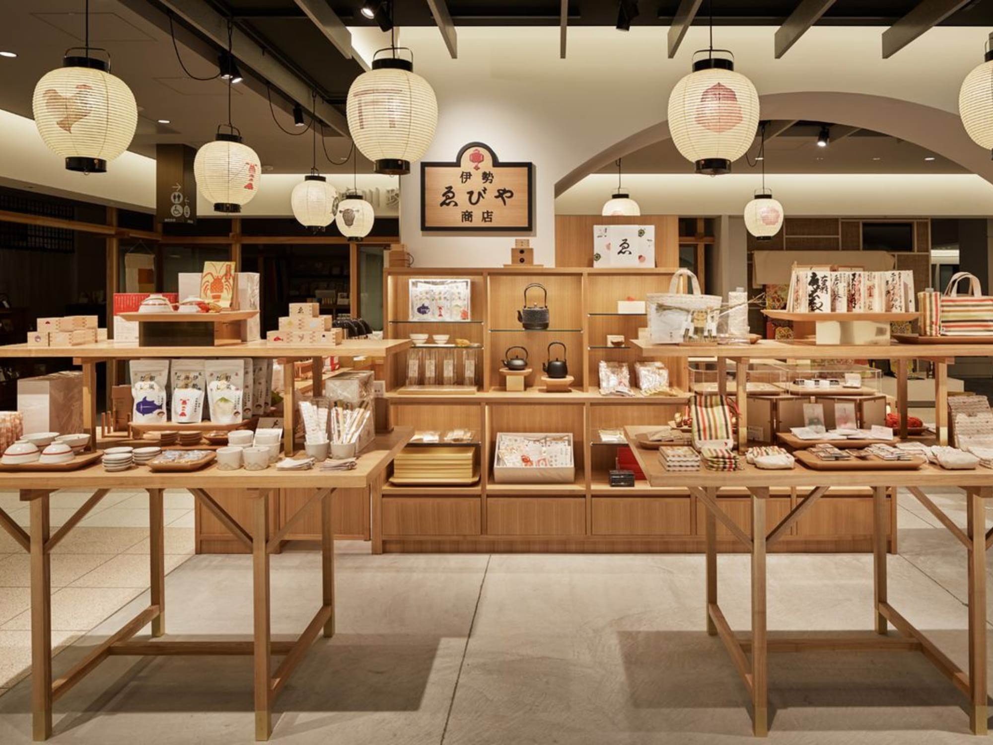 Thiết kế nội thất shop phụ kiện quà tặng